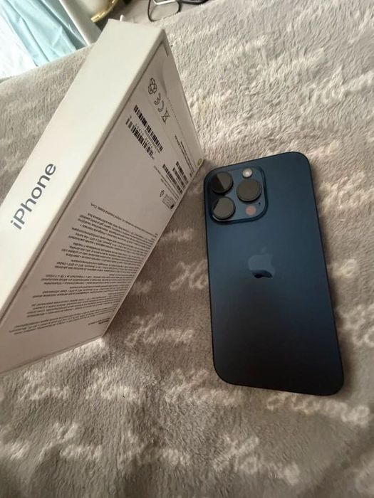 Iphone 15 pro blue titanium