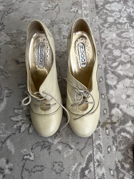 Buty czółenka Hugo bosss
