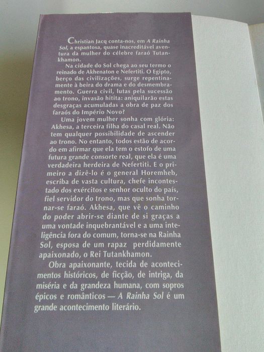 A Rainha Sol por Christian Jacq (1995)