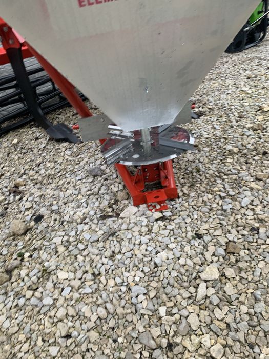 Rozsiewacz nawozu lejek ABRA Strumyk 300;350;400;500l NOWY