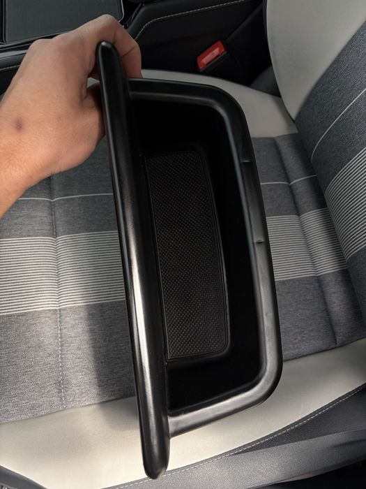Органайзер бокс тримач для телефону, окулярів за екраном  Volkswagen ID4
