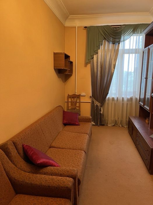 Продаж квартири вул. Басейна,17