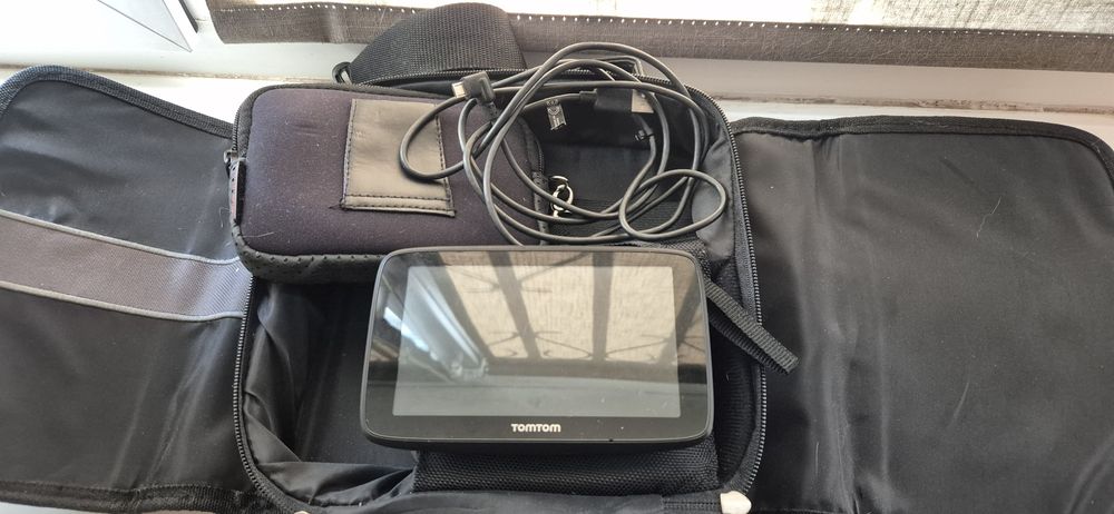 Tom Tom GO 520 GPS-навігатор | Wi-Fi | Bluetooth  Затори  Камери