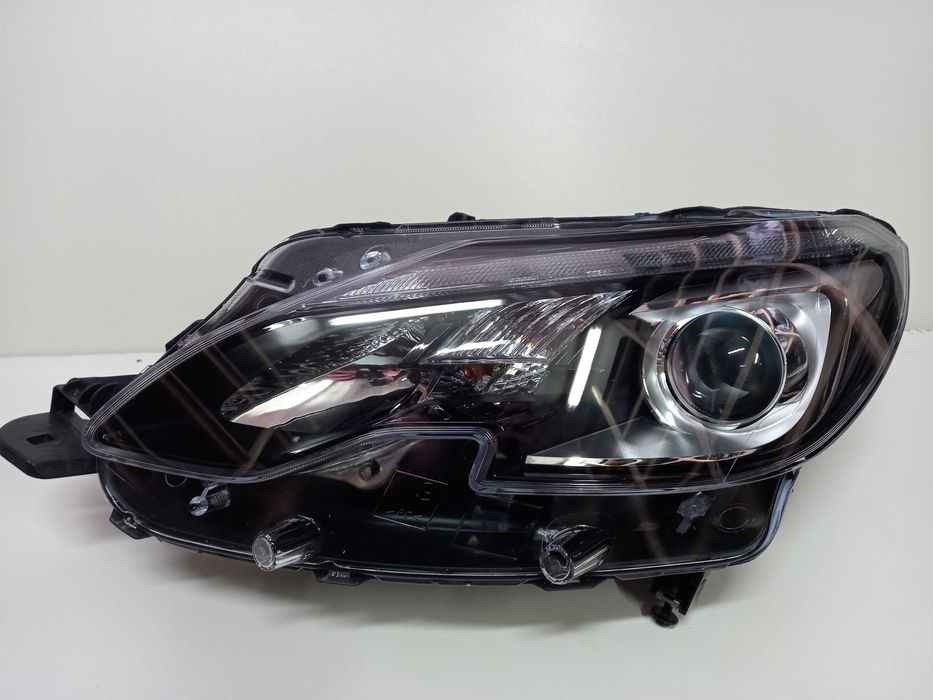 Фара Фары Пежо PEUGEOT 2008 РЕСТАЙЛИНГ LED новая оригинал 2017-2019