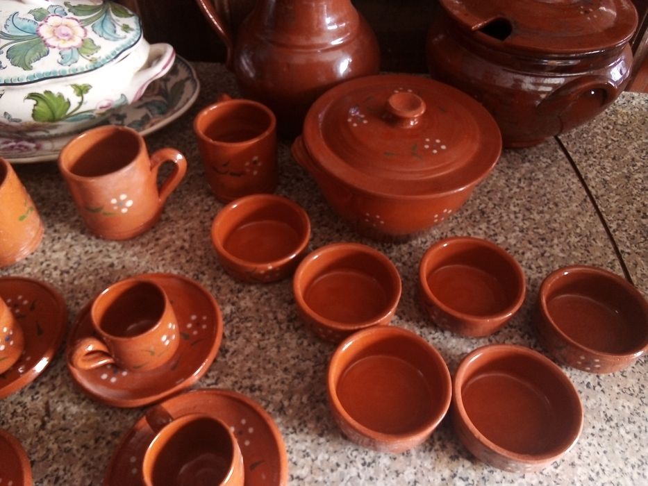 Conjunto de Peças em Barro Diversas