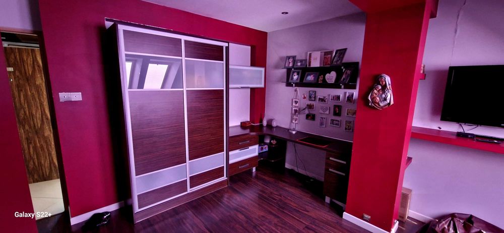 Meble pokojowe - meblościanka  plus narożne biurko i fotel