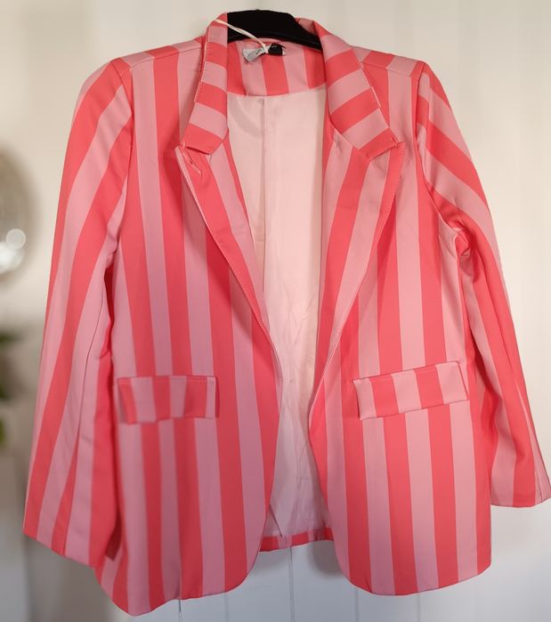 Blazer Inspiração "Zara "com uma gola subida de estilo mandarim. L/Xl. Novo com etiqueta