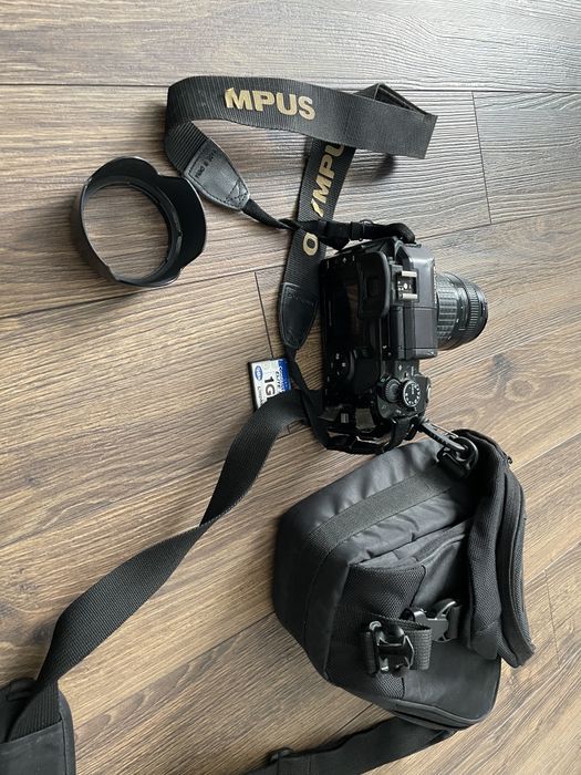 Olympus E300  sprawny brak ładowarki