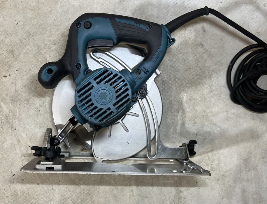 Makita HS7601 Дискова Пила Циркулярка 190мм 1200Вт