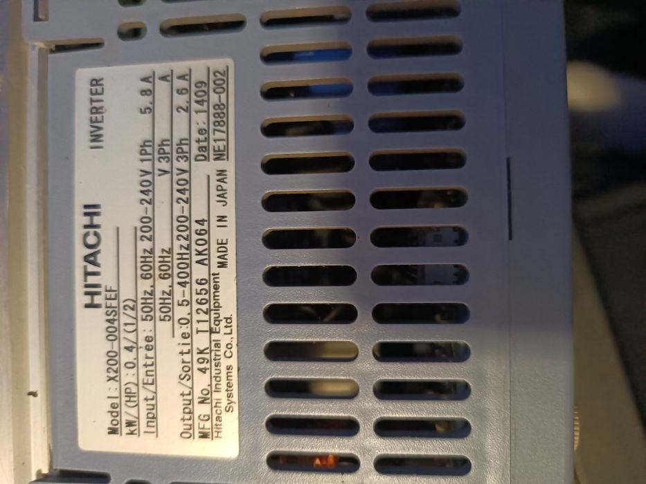 Falownik Hitachi x200