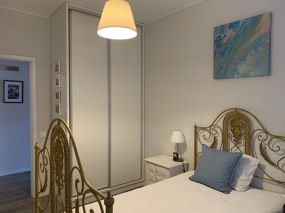 Cama Vintage Metálica Dourada – Estilo Romântico/Clássico