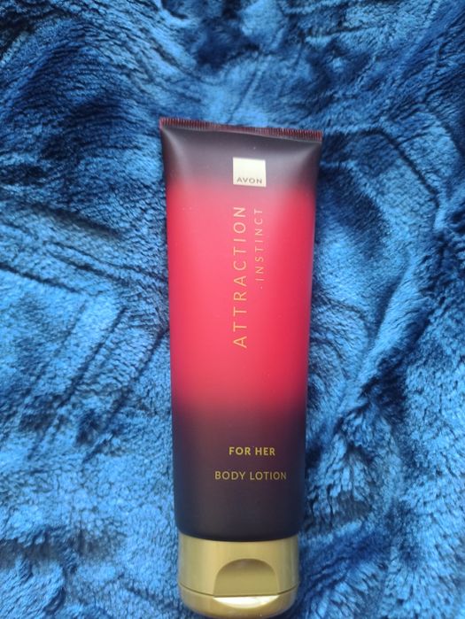 Avon Attraction Instinct Balsam do ciała Damski - 125ml
