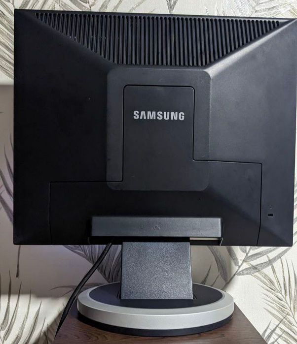 Монітор Samsung 940N 19" на LED підсвітці 4:3  1280х1024 VGA