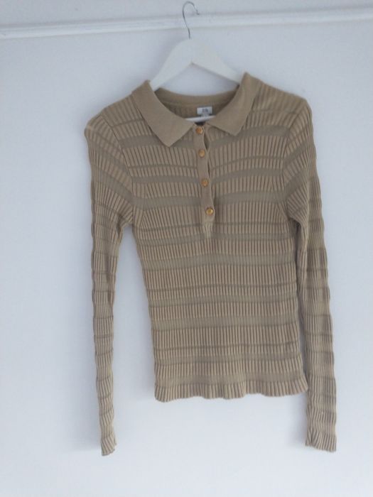 Sweterek z kołnierzykiem polo. Rozmiar M.