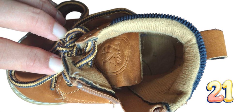 Botas Castanhas Zippy 21