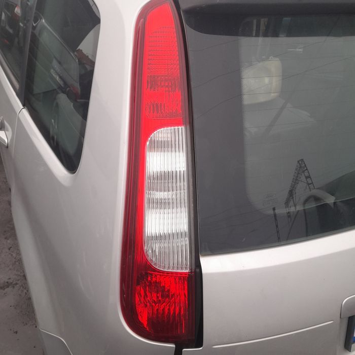 Lampy tył ford c max