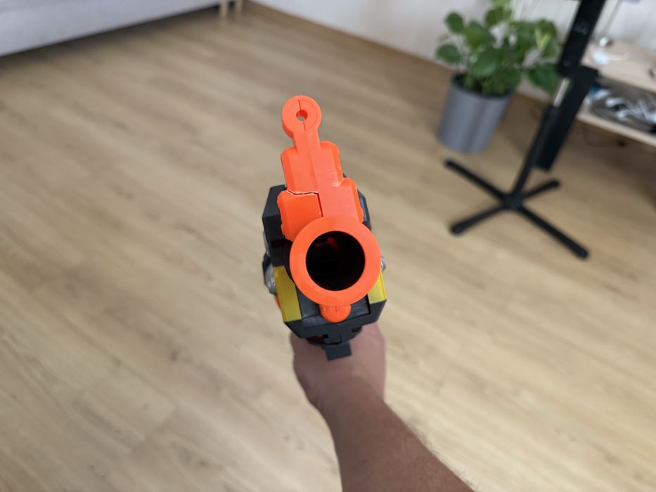 Zabawkowy karabin na strzalki  piankowe