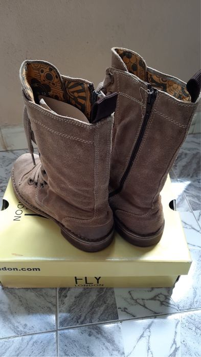 Botas Fly London N 39 em Camel