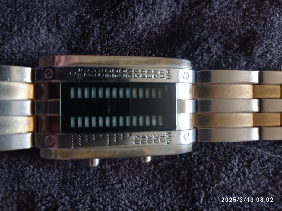 Zegarek binarny nowy