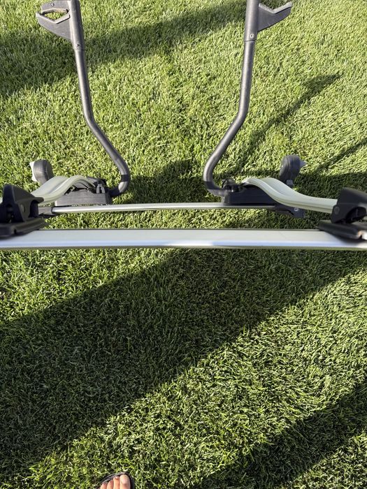 Barras Whispbar e suportes Thule