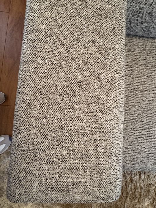Sofa, usado mas como novo. Tons creme