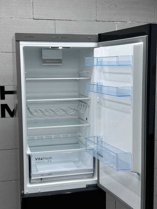 Чорний Холодильник BOSCH KGV36VBEAS