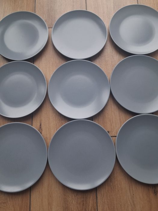 IKEA DINERA – szare matowe talerze – komplet”