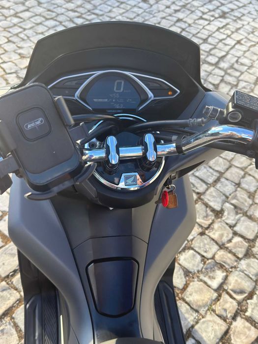 Honda PCX 125 + Top case SHADi - Muito bom estado