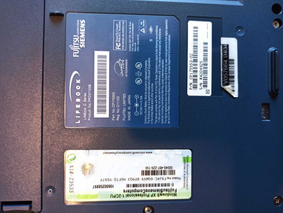 Ноутбук Fujitsu Lifebook C1110 з док-станцією