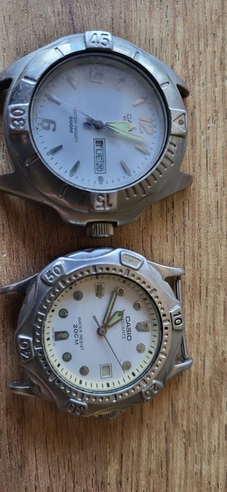 Casio x 2 w kopercie stalowej cena z wysyłką kurierem