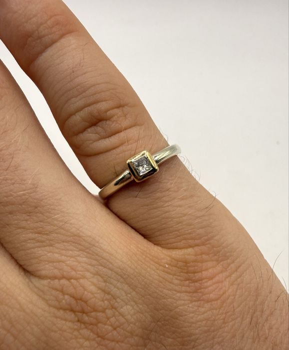 Złoty pierścionek z diamentem 2,7mm