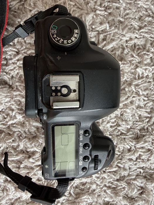 Canon EOS 5D Mark II + батарейний блок + зарядний + 3 карти пам’яті + повний комплект