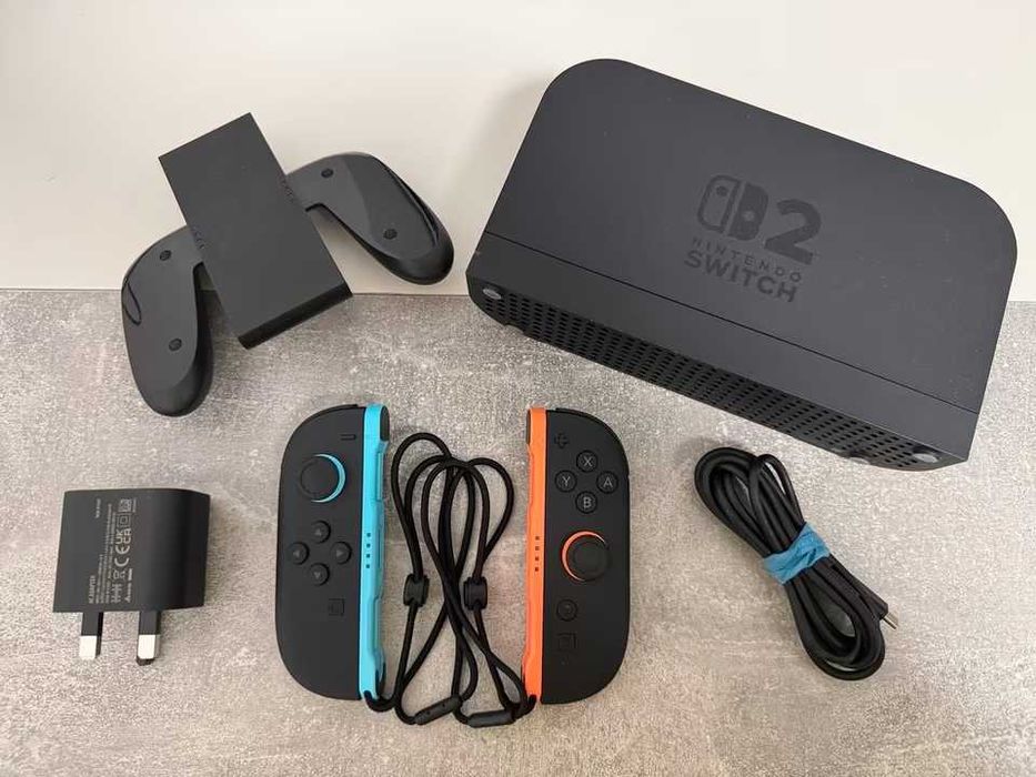 Nintendo Switch 2 + stacja dokująca + akcesoria