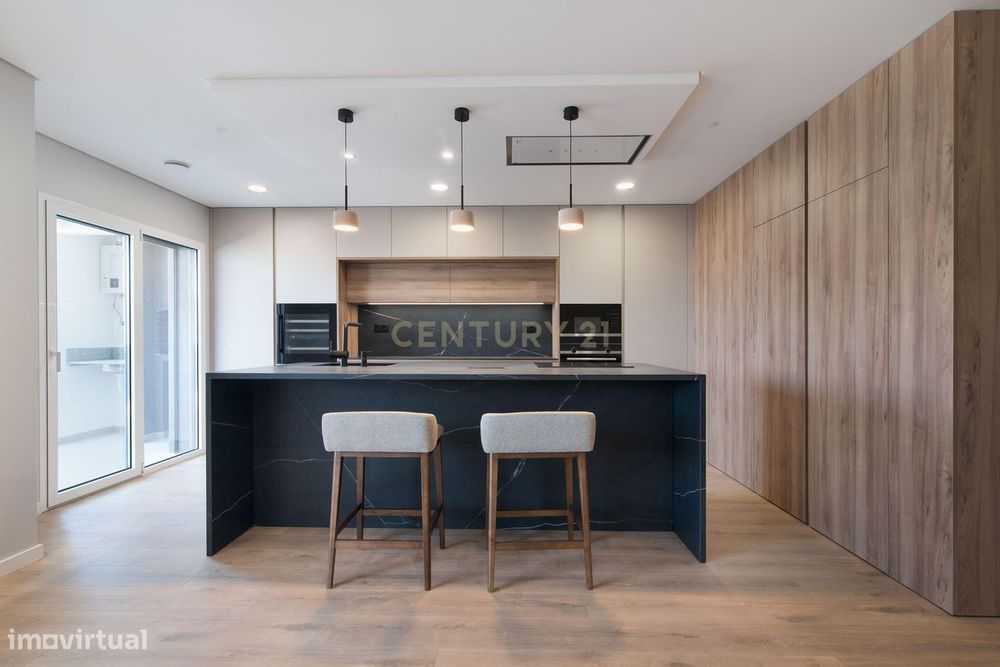Apartamento T4 Duplex | Portas da Cidade | Montijo