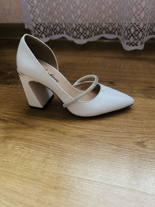 Туфлі жіночі білі