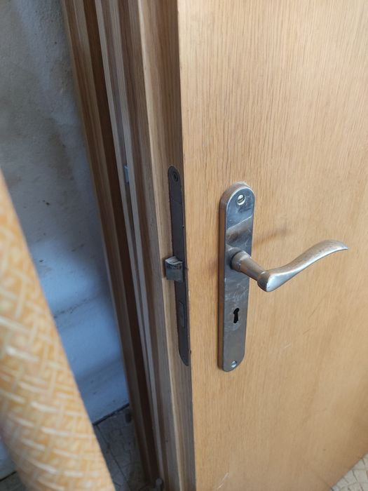 Portas de interior em bom estado