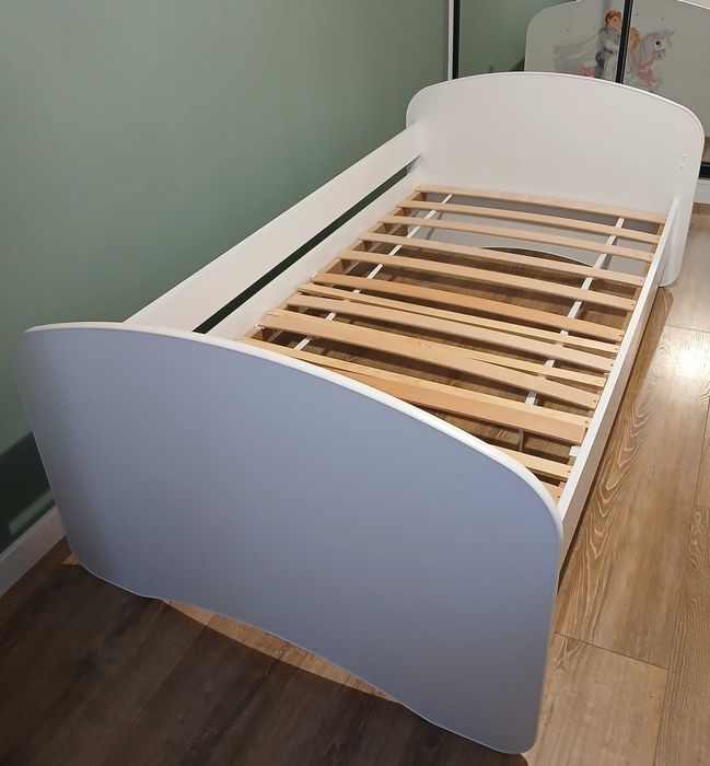 Sprzedam łózko dziecięce.