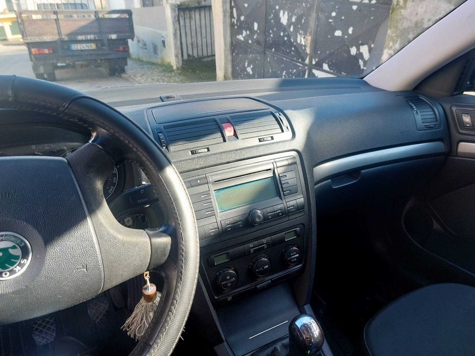 Skoda Otavia 1900cc modelo Ambient de 2006 com 490 000 kms