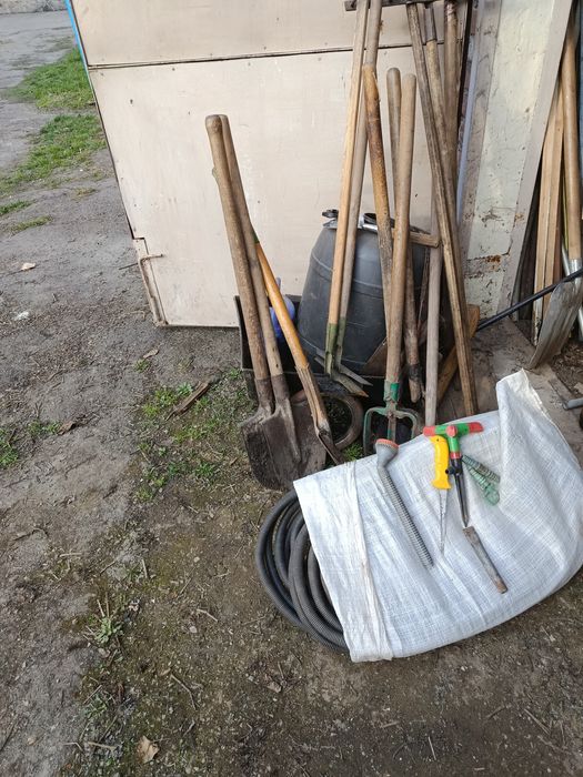 Садовый инвентарь.