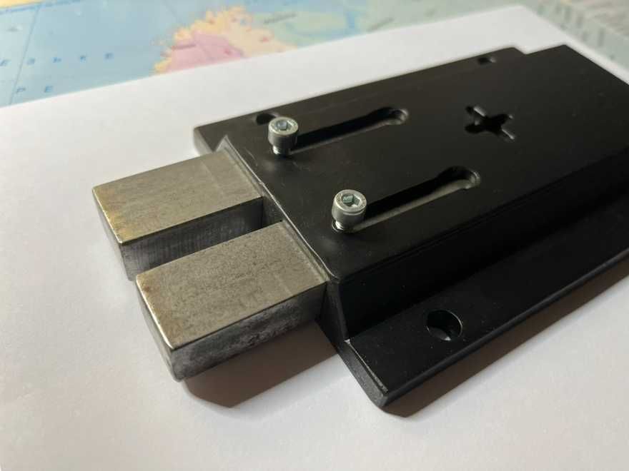 Замок гаражний накладний