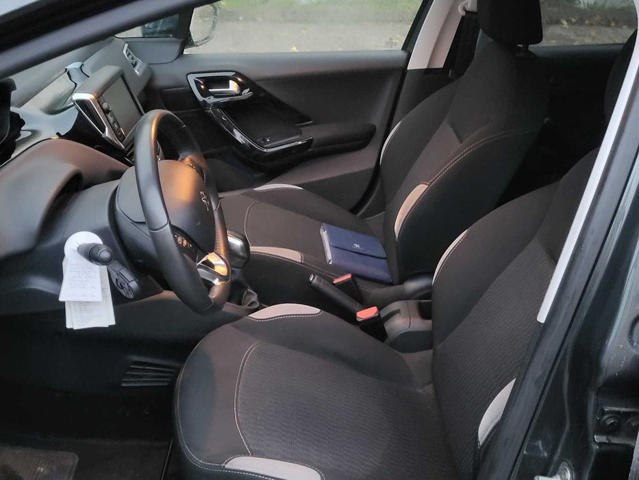 Peugeot 208 1.2 style 41.200 km Nacional Revisões na marca