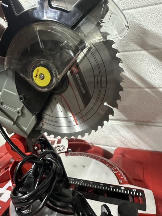 Пила торцювальна Einhell TC-MS 2112 з Німеччини