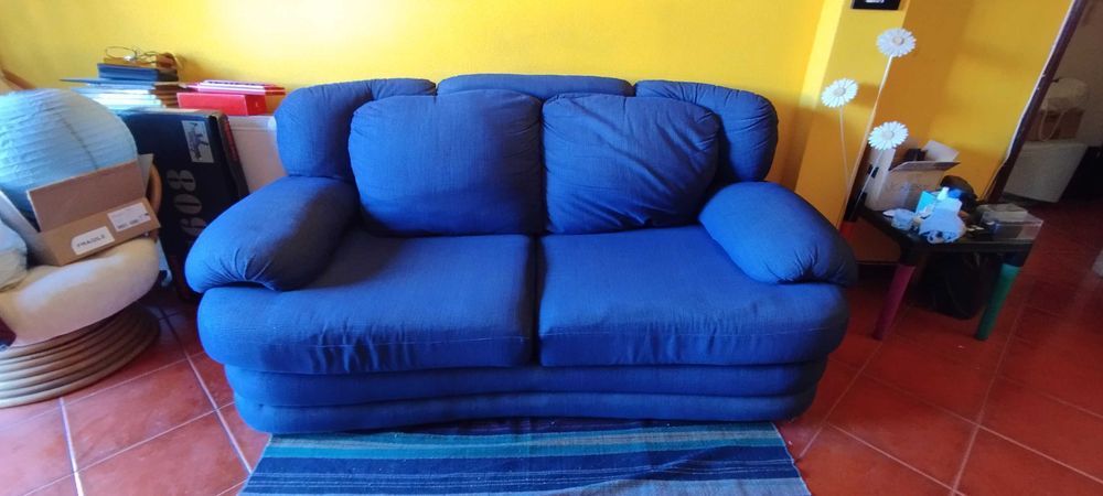 Sofá Azul Escuro de 2 Lugares