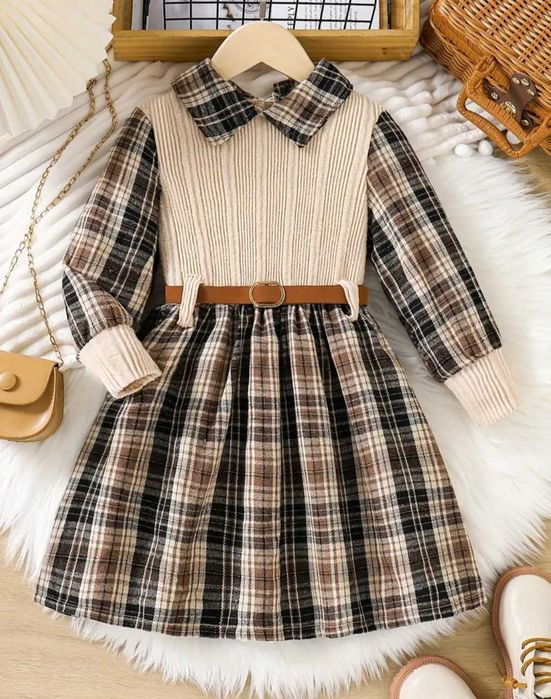 Piękna sukienka, nowa na 5-6lat z kołnierzykiem