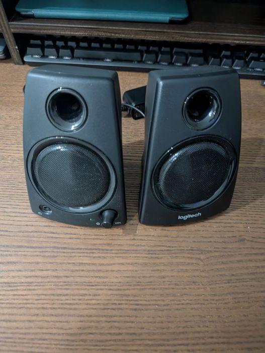 Colunas Logitech Z130