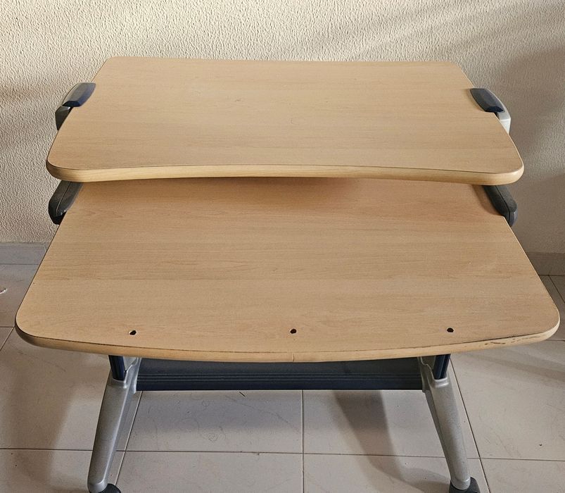 Mesa secretária para PC