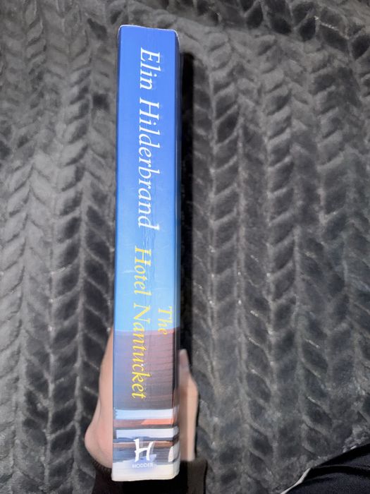Книга англійською The Hotel Nantucket by Elin Hilderbrand