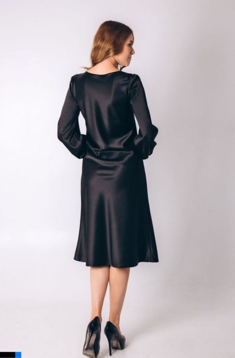 Нова шовкова сукня