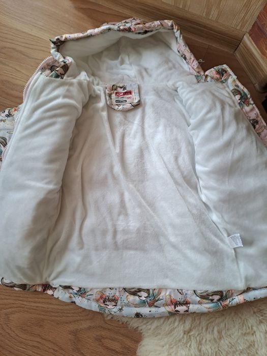 Куртка дитяча весняна для дівчинки.