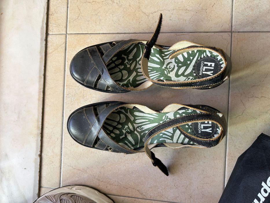 Sapatos fly london #41 excelentes estado - pretos